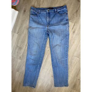 Gloria Vanderbilt "Amanda" High-Rise Tapered Jeans